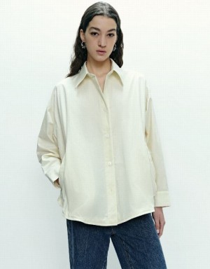 Urban Revivo Button Up 真っ直ぐ ジャケット レディース 白 | 562780-ENW