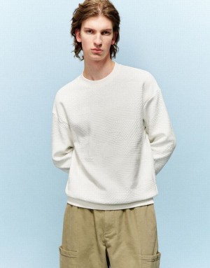 Urban Revivo Textured Crew Neck スウェットシャツ メンズ 白 | 760843-MTC