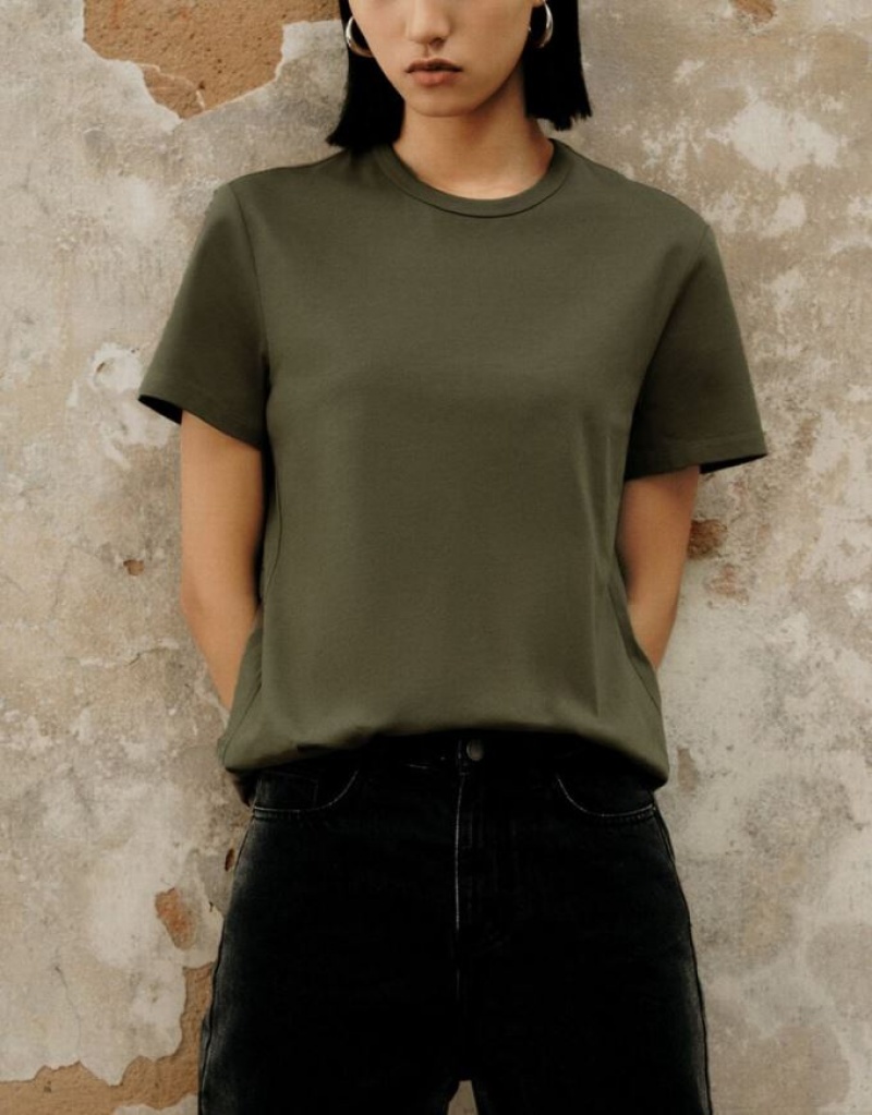 Urban Revivo Basic Regular Tシャツ レディース オリーブ | 903867-OFA