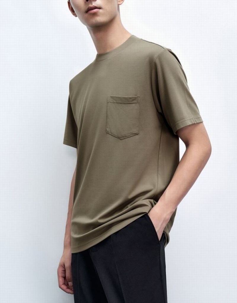 Urban Revivo Crew Neck Loose Tシャツ メンズ カーキ | 591786-GRD