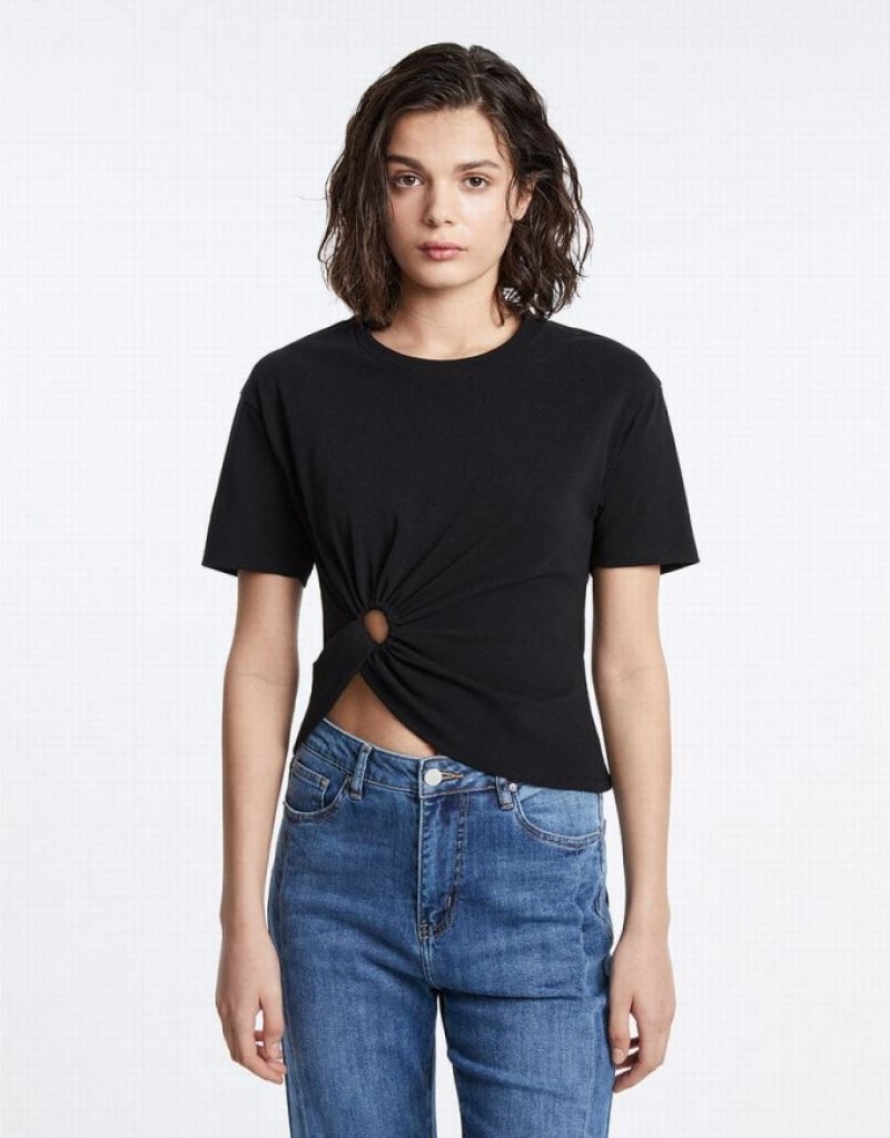 Urban Revivo Cropped With Ring Detail Tシャツ レディース 黒 | 349682-KAB