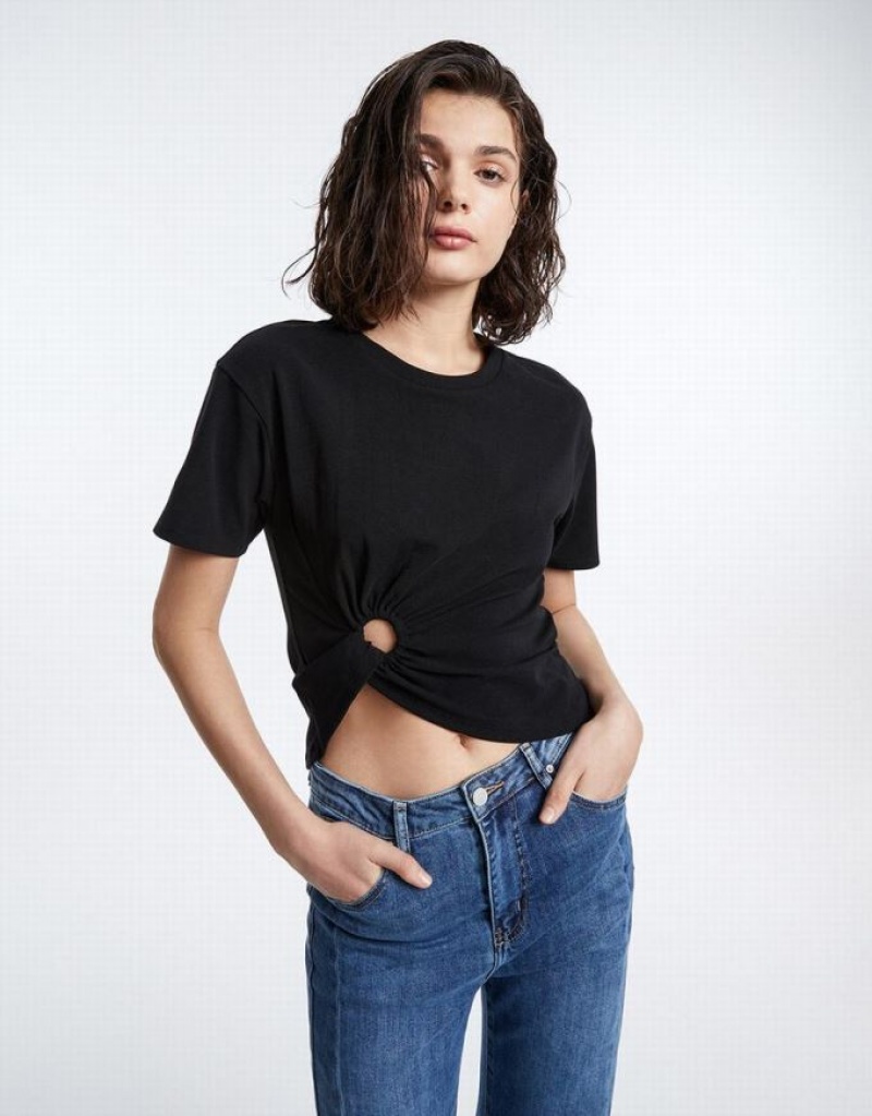 Urban Revivo Cropped With Ring Detail Tシャツ レディース 黒 | 349682-KAB