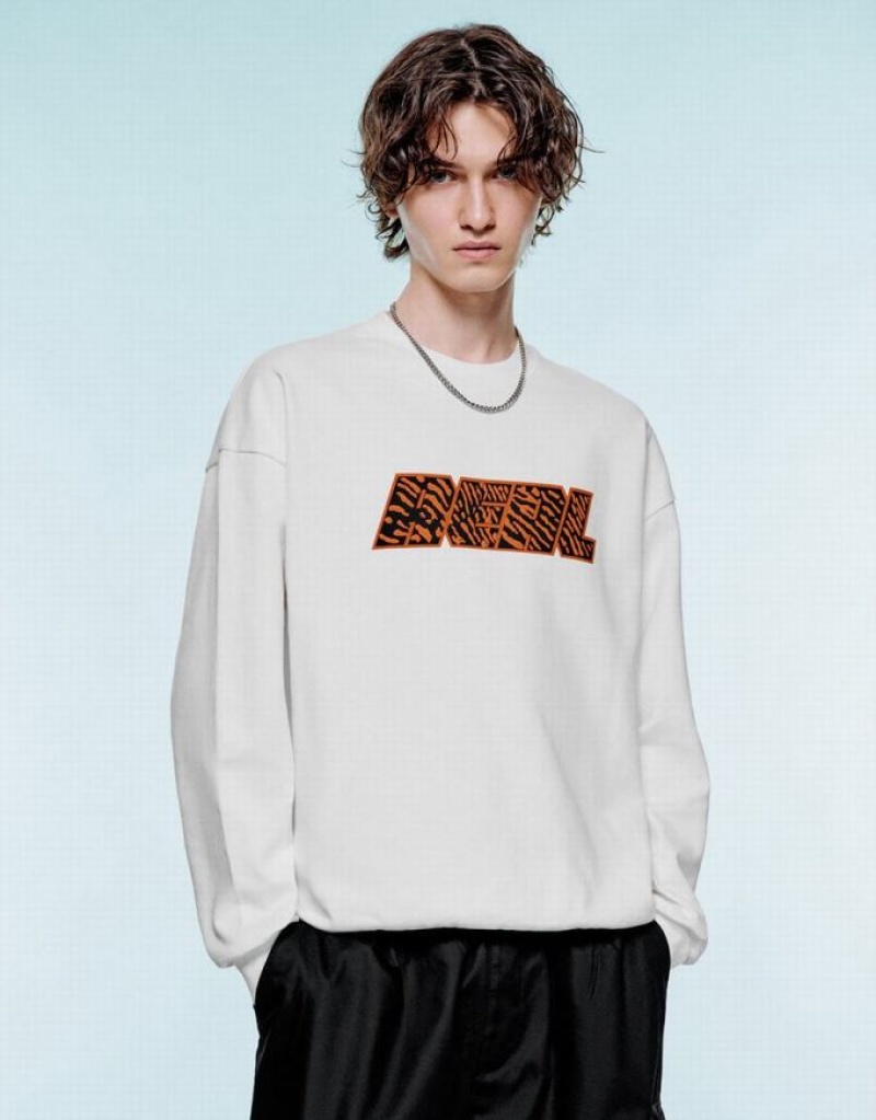 Urban Revivo Embossed Crew Neck スウェットシャツ メンズ 白 | 294086-JXY