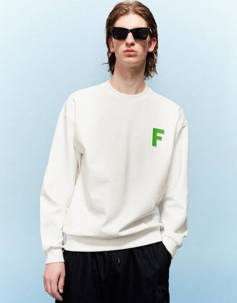 Urban Revivo Letter Embossed Crew Neck スウェットシャツ メンズ 白 | 794831-TOY