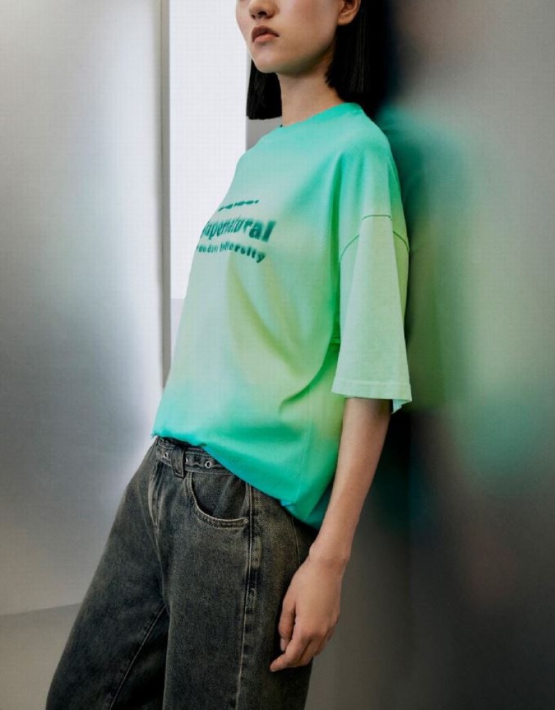 Urban Revivo Letter Printed Gradient Tシャツ レディース 緑 | 594370-MIL