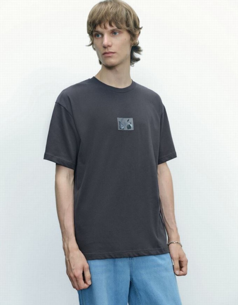 Urban Revivo Printed Crew Neck Tシャツ メンズ 暗グレー | 279356-BPF