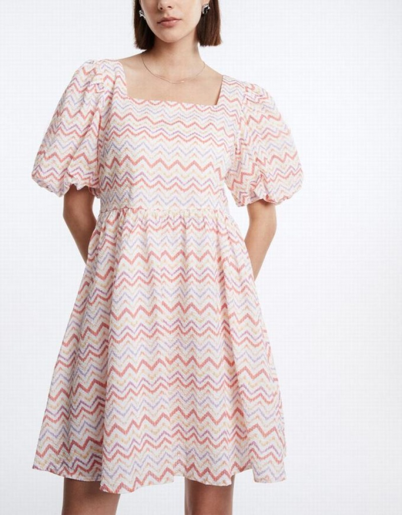 Urban Revivo Wavy Print Puff Sleeve カジュアルドレス レディース 赤 | 038514-NUD