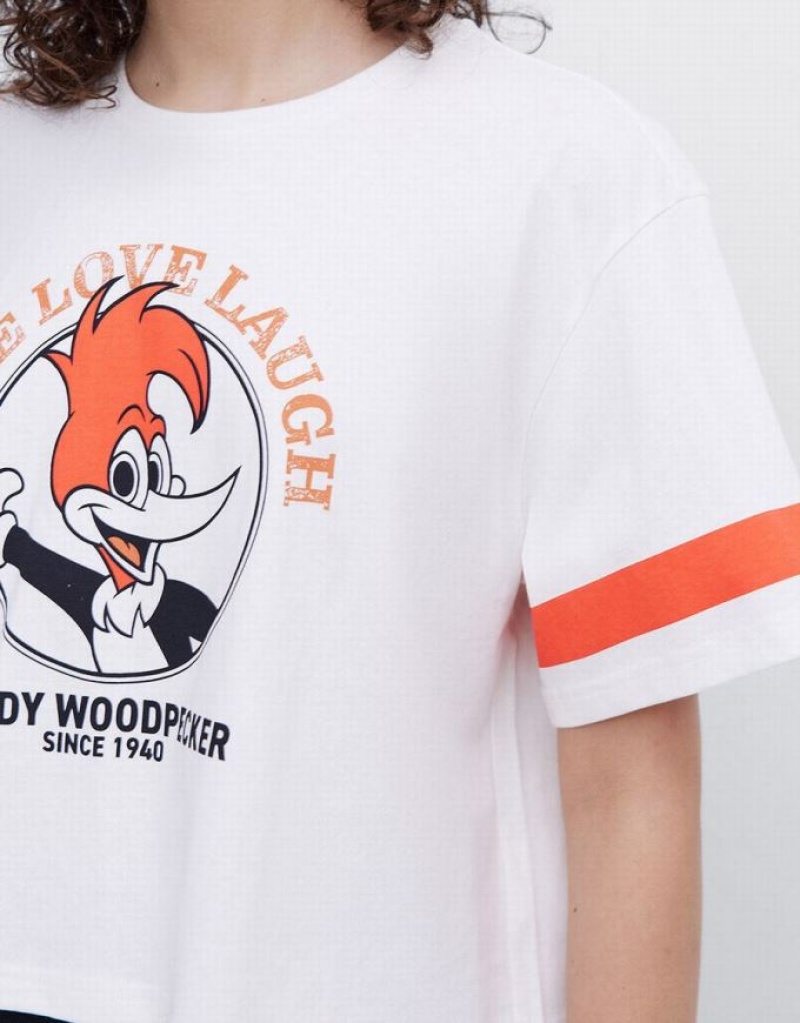 Urban Revivo Woody Woodpecker Crop Tシャツ レディース 白 | 574381-ILV